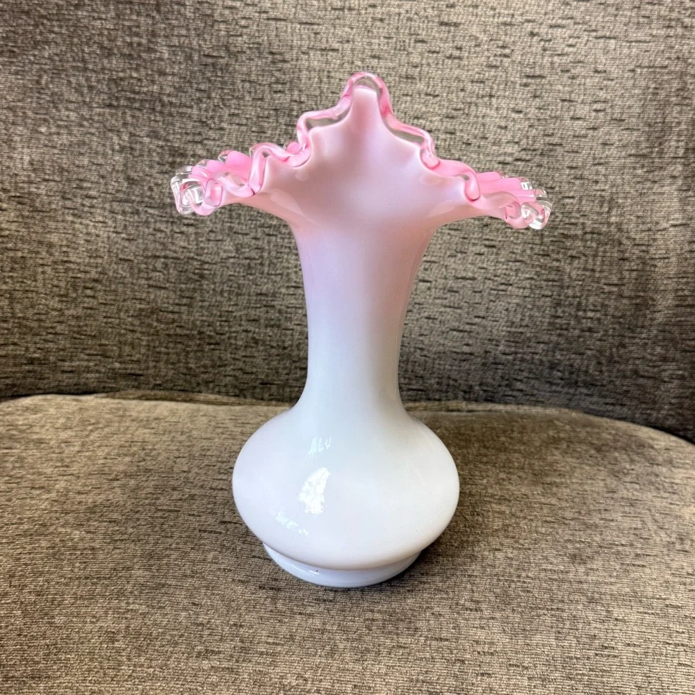 Vintage Silver Crest White and Pink Jack in the Pulpit Glass Vase w/ Ruffle Edge - Picture 3 of 12